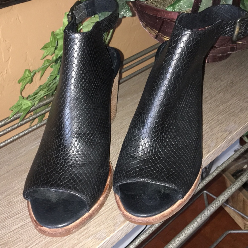 UGG HEELS